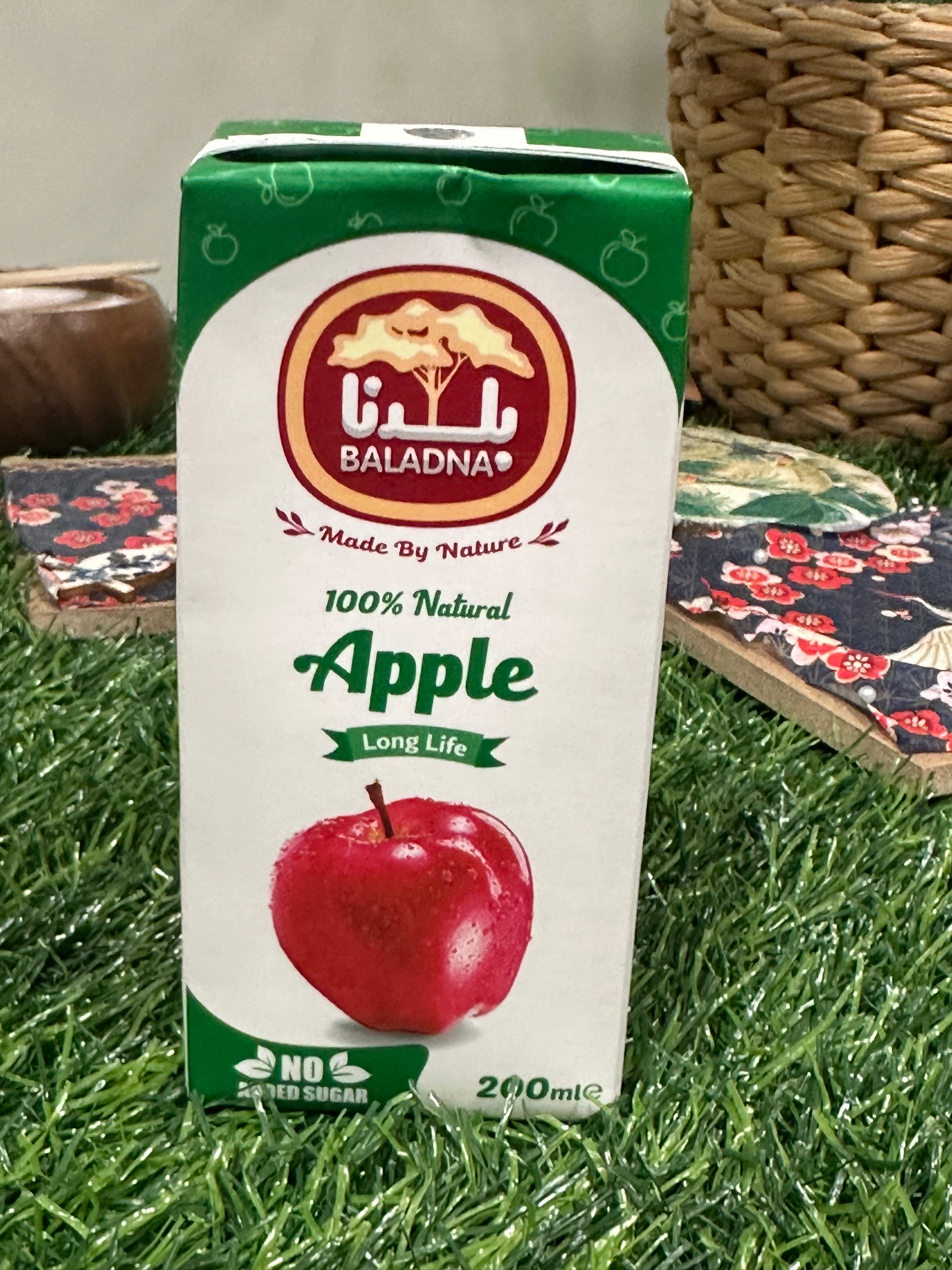 Baladna apple